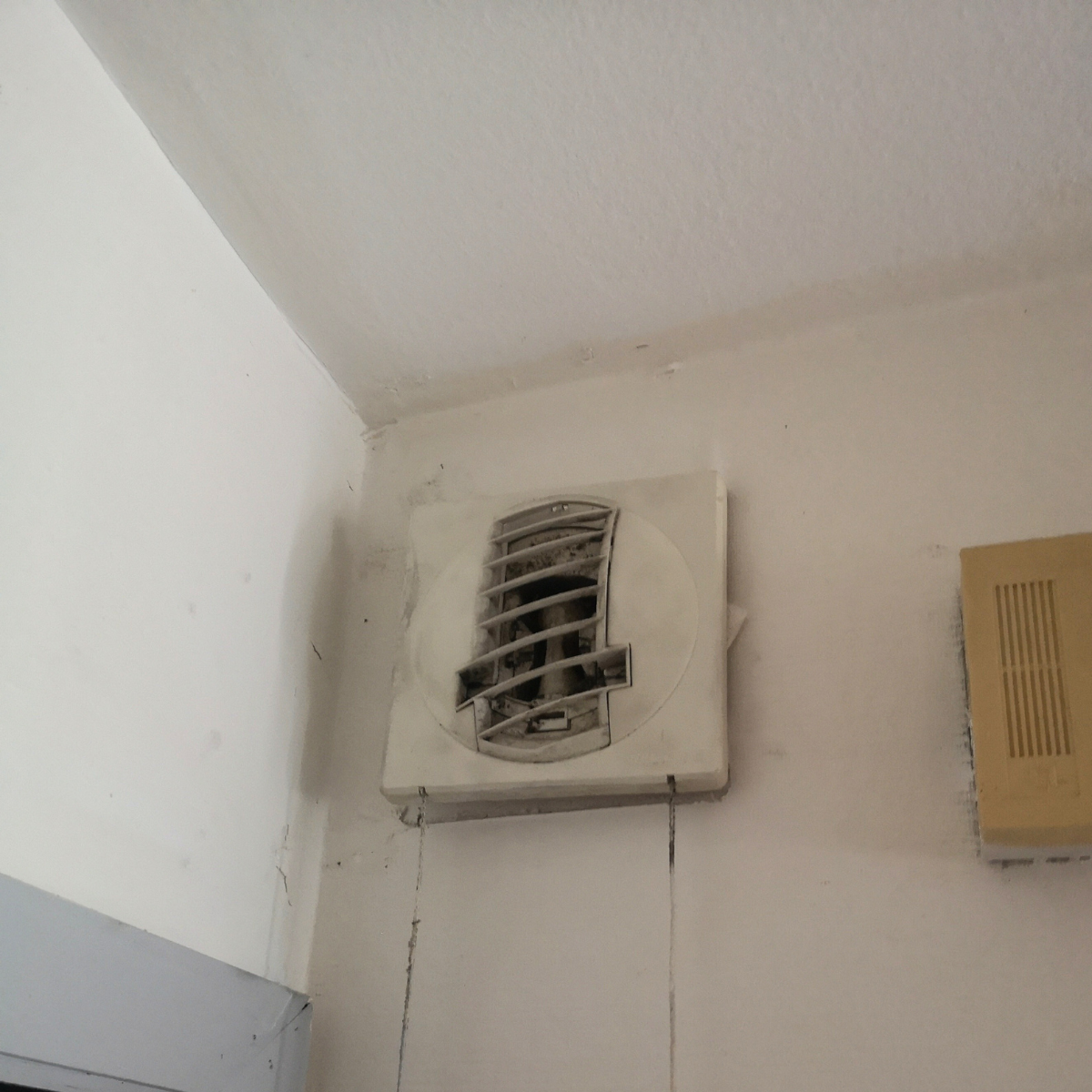 Nettoyer la vmc quand la grille d'aération est encrassée